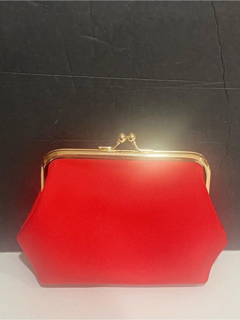 NWOT Dooney & Bourke Red Canvas Kiss Lock Coin Purse Framed Wallet Duck Patch - Picture 2 of 5